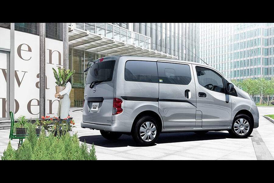 nv200 awd